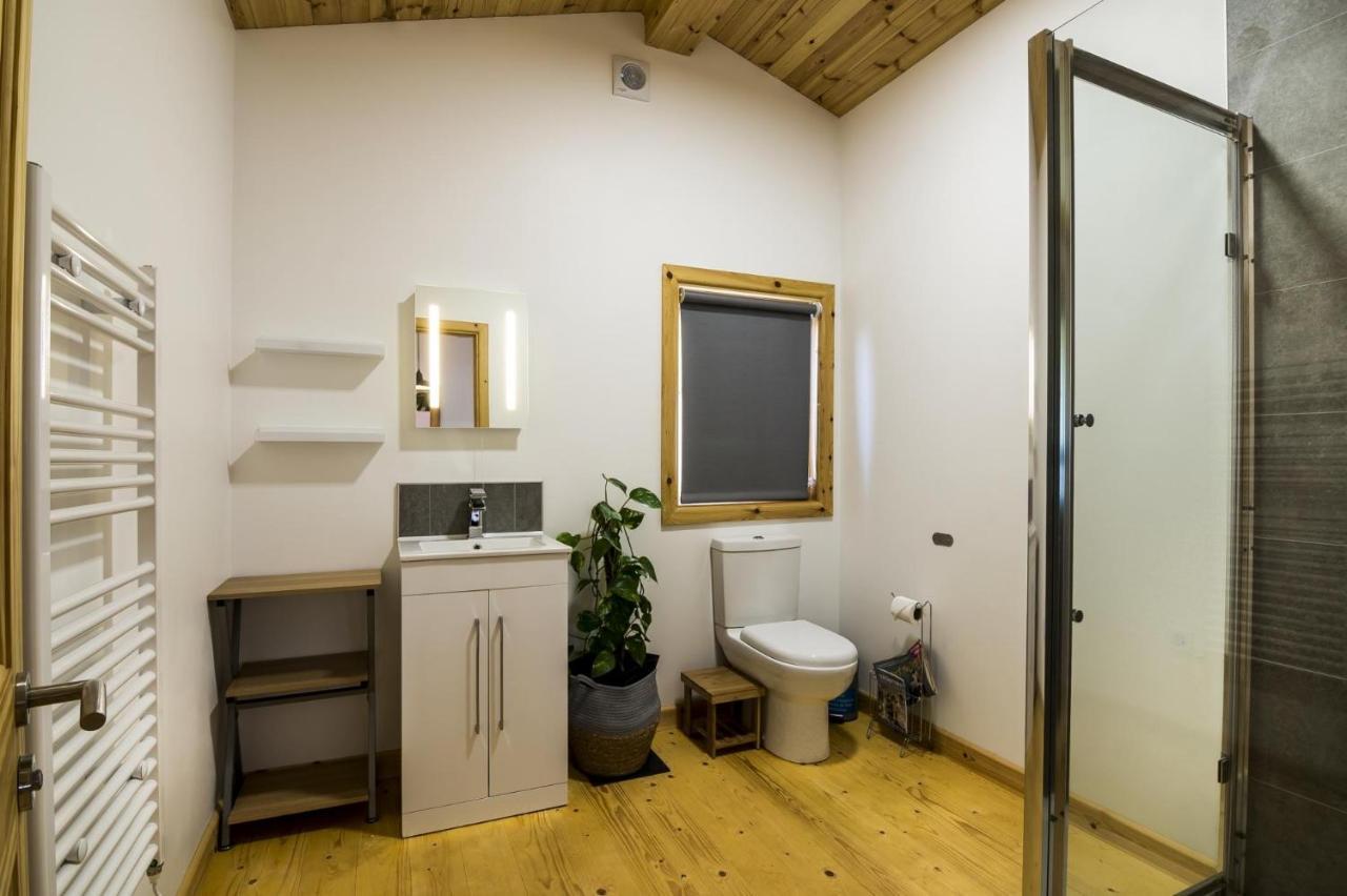 Fern Lodge - 2 Bedroom Log Cabin - Saint Florence - Tenby מראה חיצוני תמונה