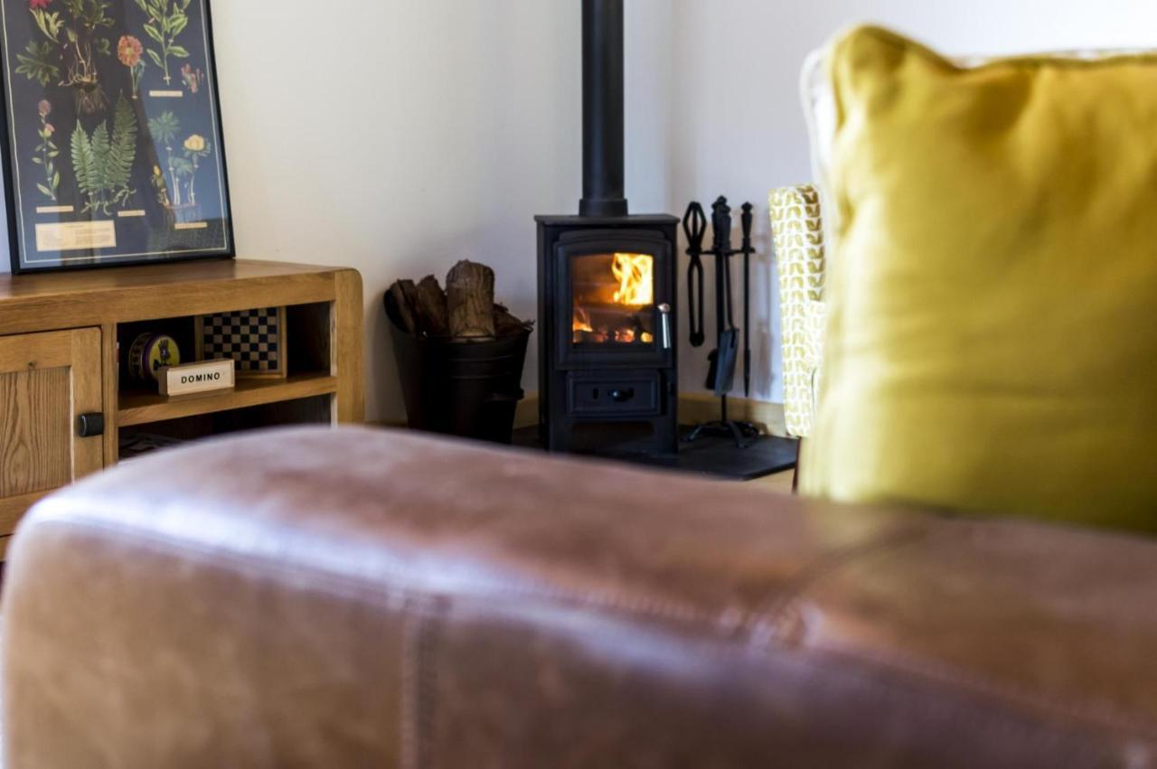 Fern Lodge - 2 Bedroom Log Cabin - Saint Florence - Tenby מראה חיצוני תמונה