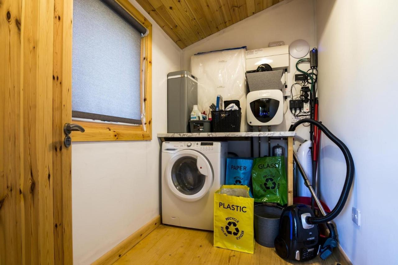 Fern Lodge - 2 Bedroom Log Cabin - Saint Florence - Tenby מראה חיצוני תמונה