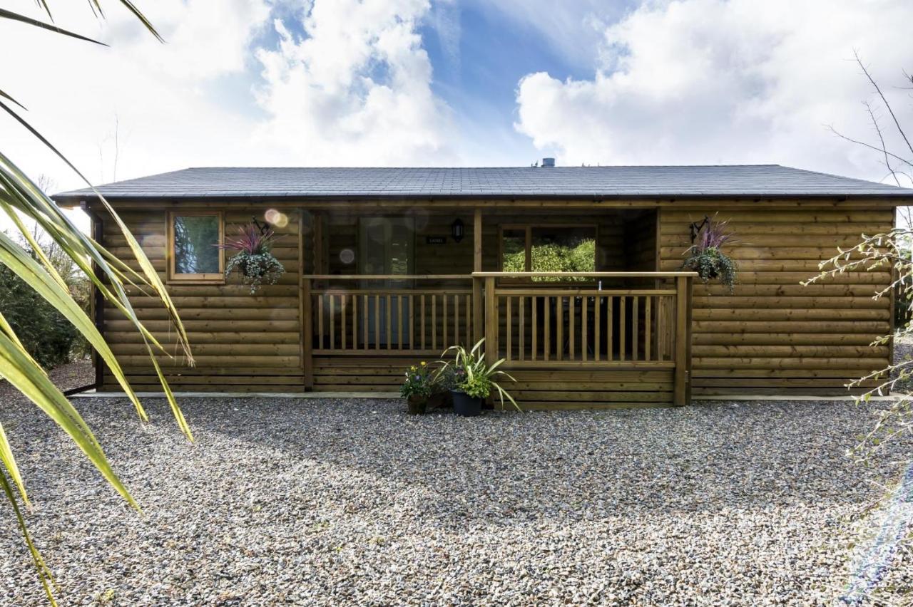 Fern Lodge - 2 Bedroom Log Cabin - Saint Florence - Tenby מראה חיצוני תמונה