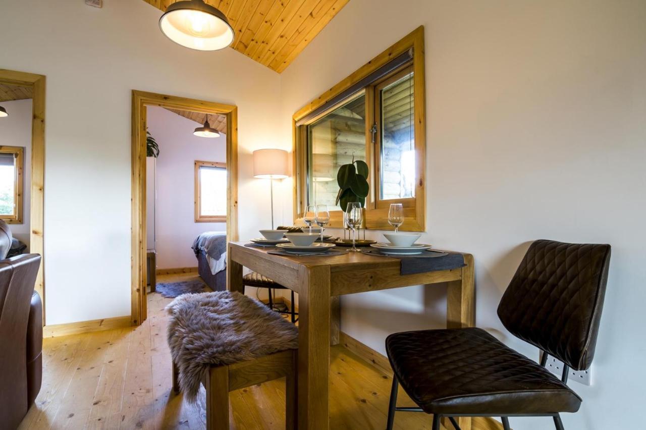 Fern Lodge - 2 Bedroom Log Cabin - Saint Florence - Tenby מראה חיצוני תמונה